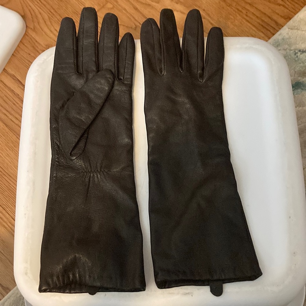 Worthington long leather gloves